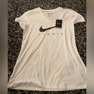 Women’s tennis vneck tee